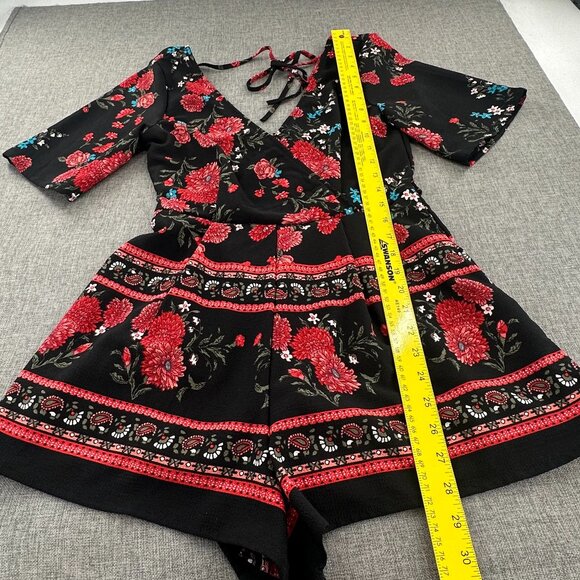 NEW! Miami By Francesca's Romper Small Floral V-Neck Black Red Figure Flattering - Picture 6 of 16